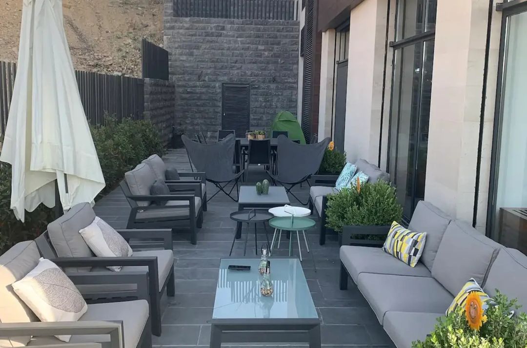 lebanon.rental 318168139 220506766988014 1840616708135629904 n